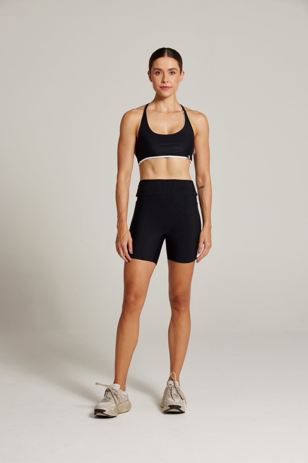 SHORT CANELADO COM BOLSO LIVING TX