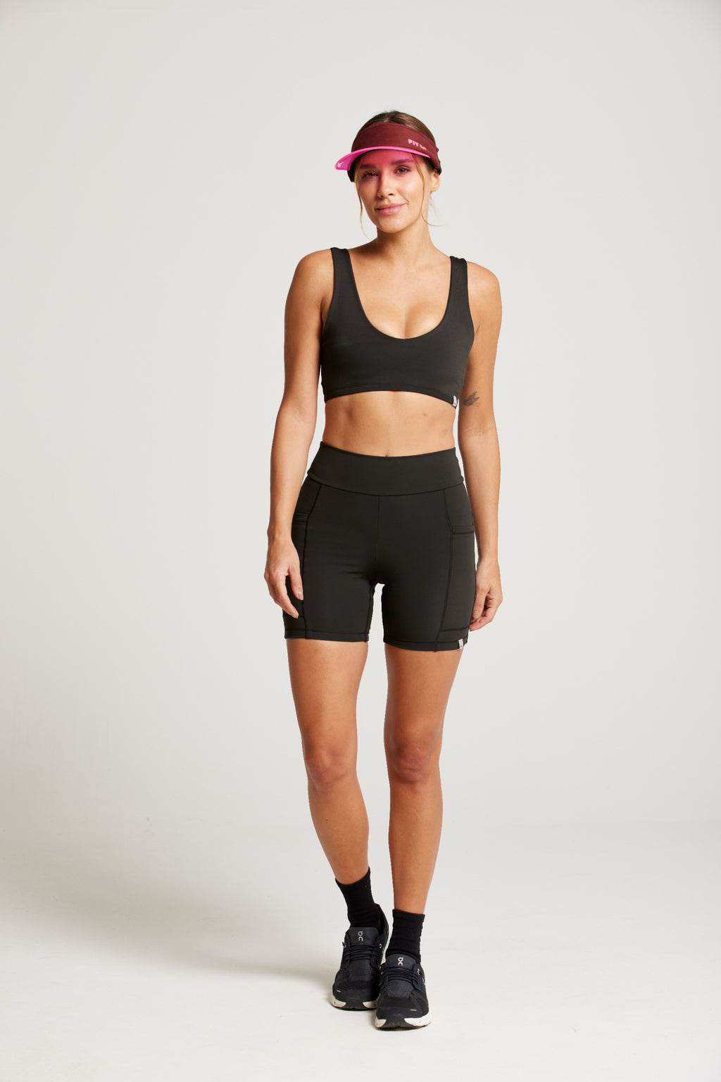 SHORT RUNNER